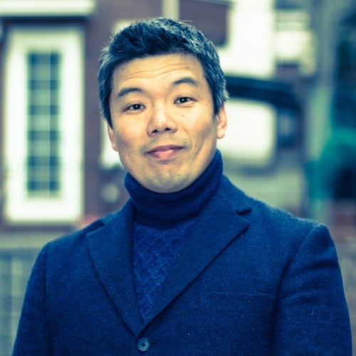 Yoshiaki T