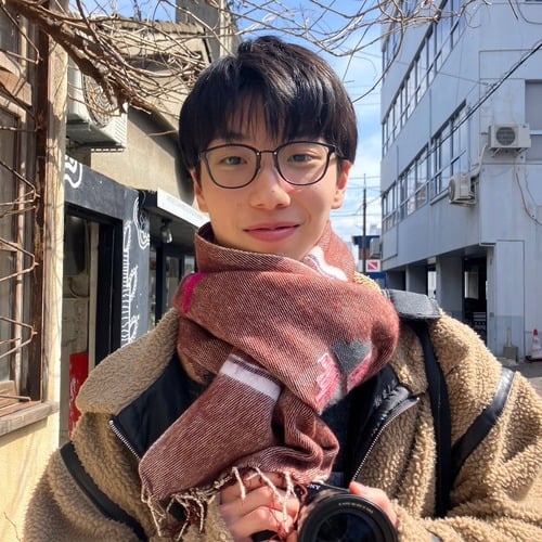 Akihiro F