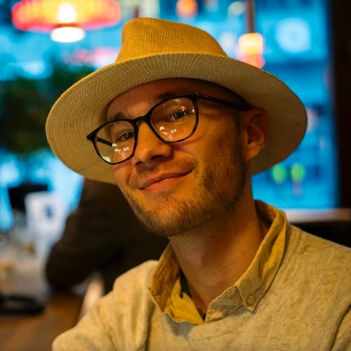 Andreas T.
