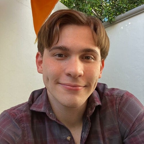 Daniel T
