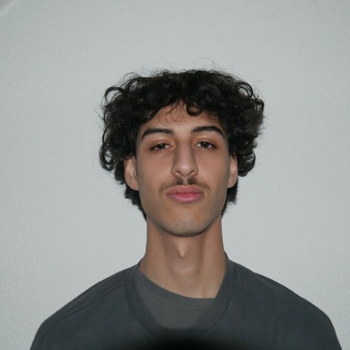 Yassine R.