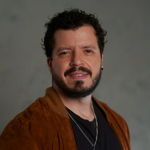 Ian R