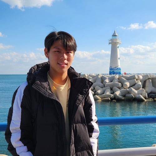 Junyi Y